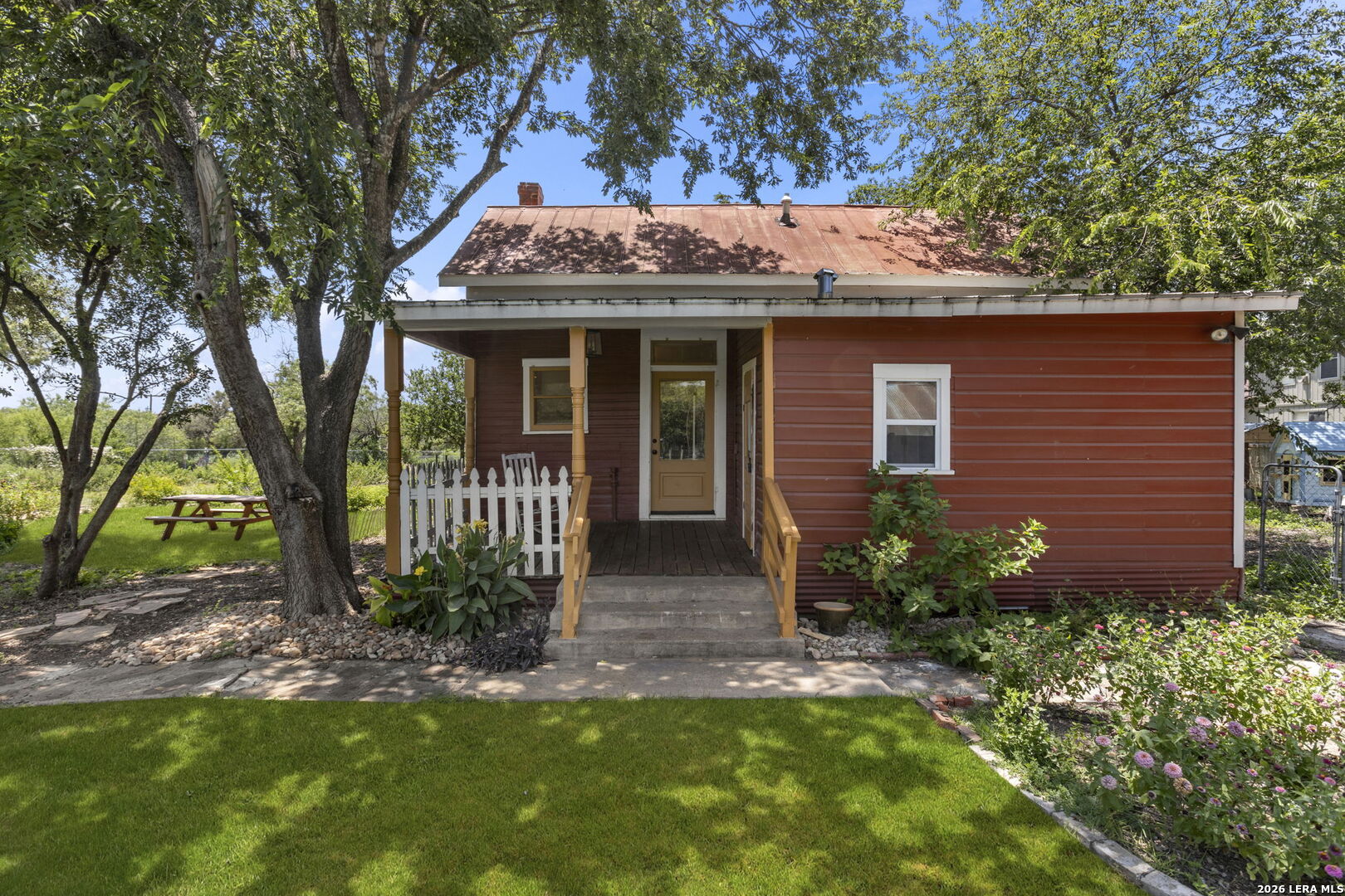 1266 Holbrook