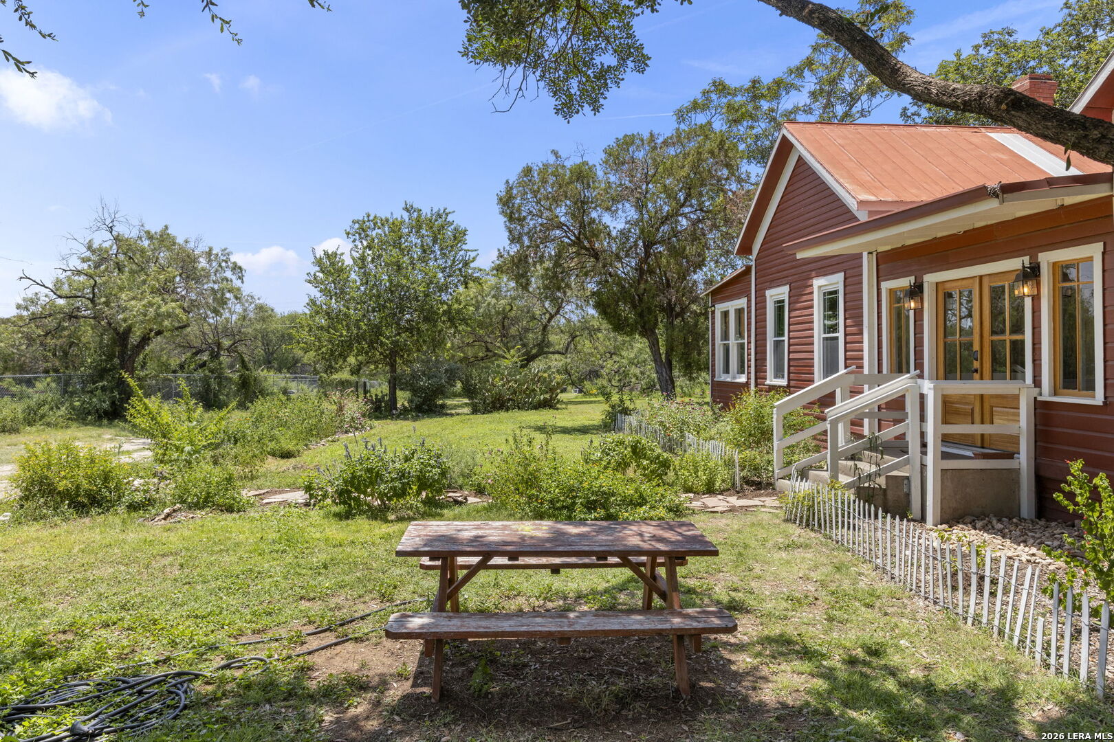 1266 Holbrook