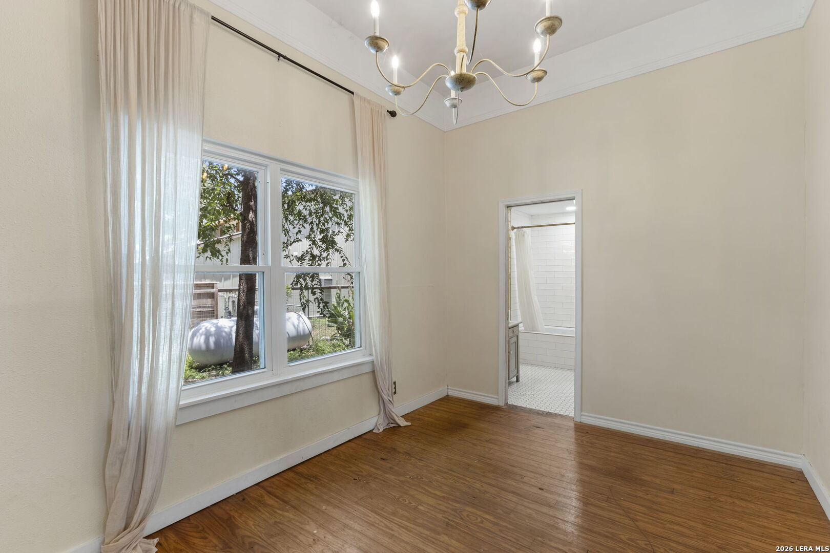 1266 Holbrook