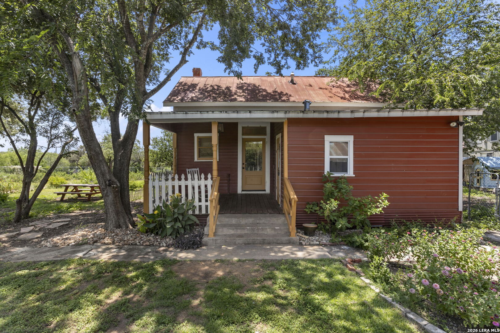 1266 Holbrook