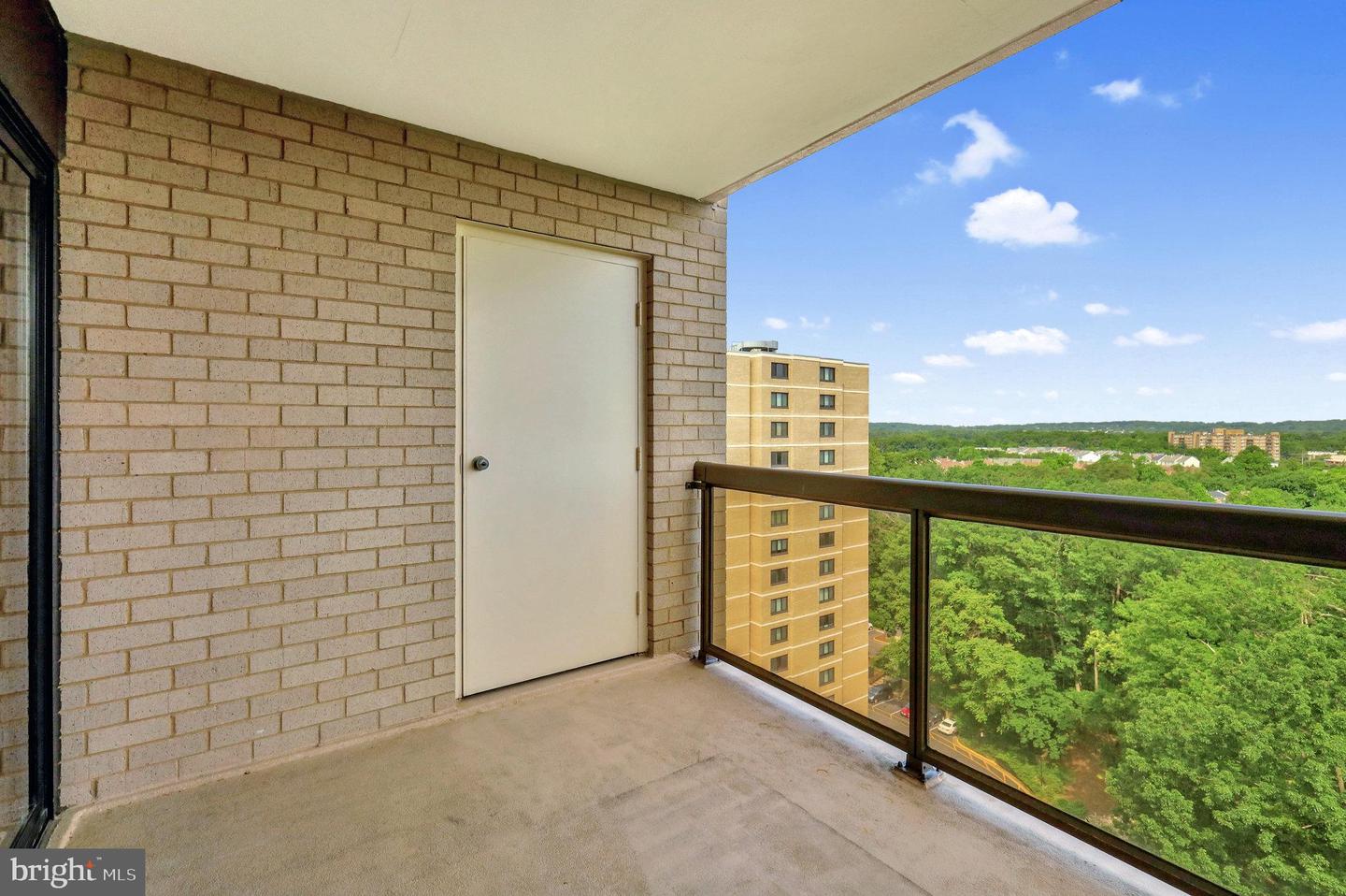 203 Yoakum Pkwy #1721