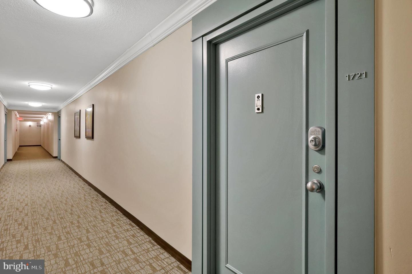 203 Yoakum Pkwy #1721