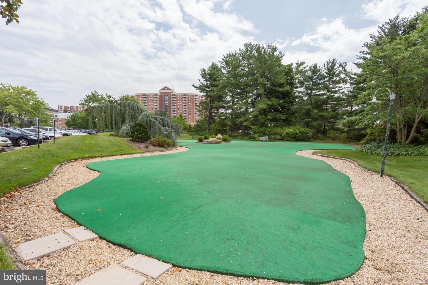 203 Yoakum Pkwy #1721