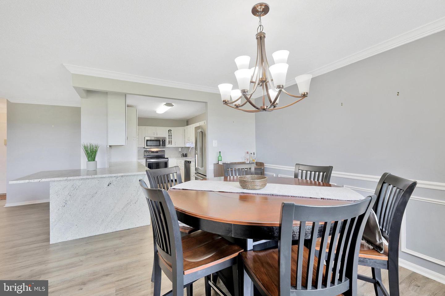 203 Yoakum Pkwy #1721