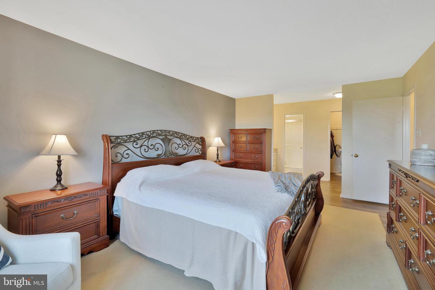 203 Yoakum Pkwy #1721
