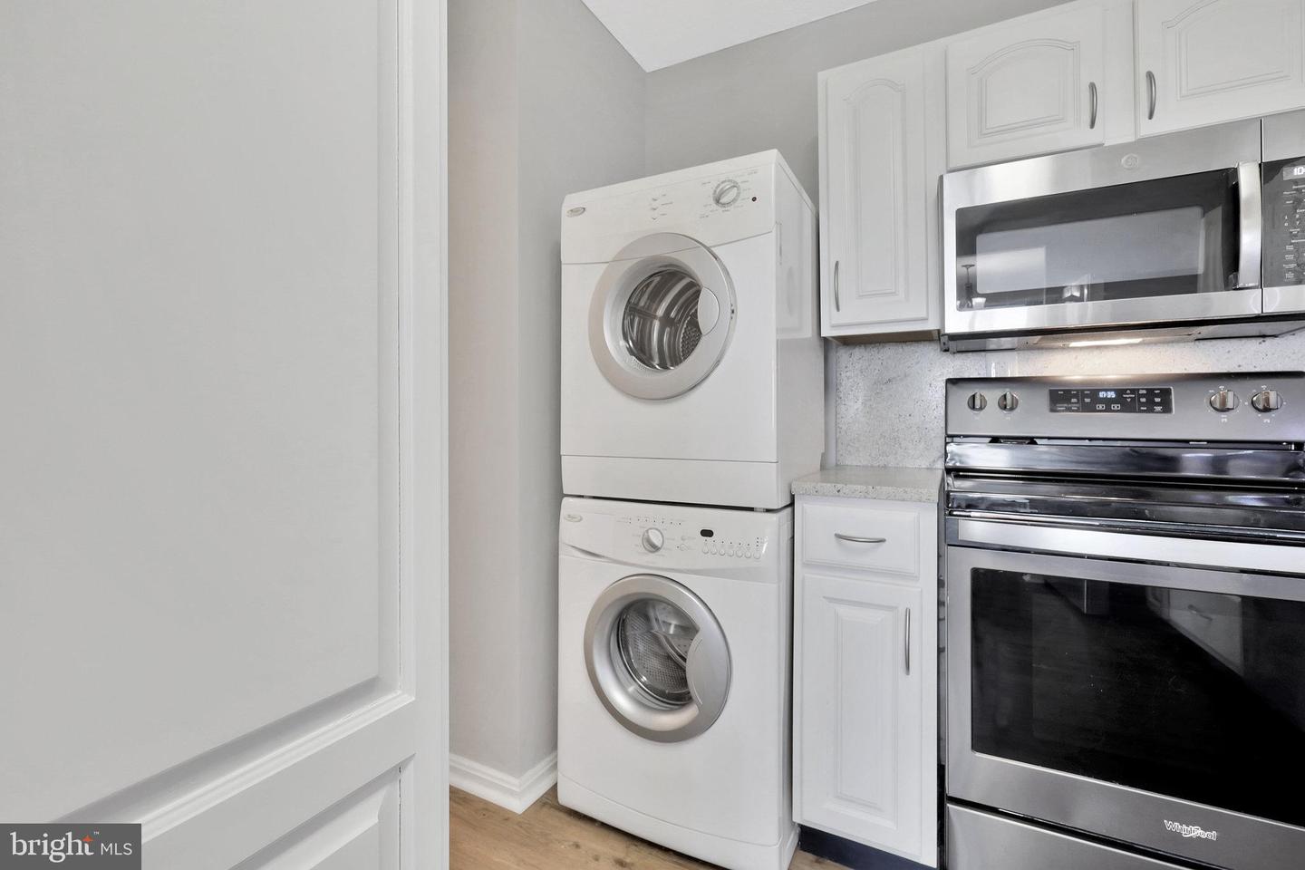 203 Yoakum Pkwy #1721