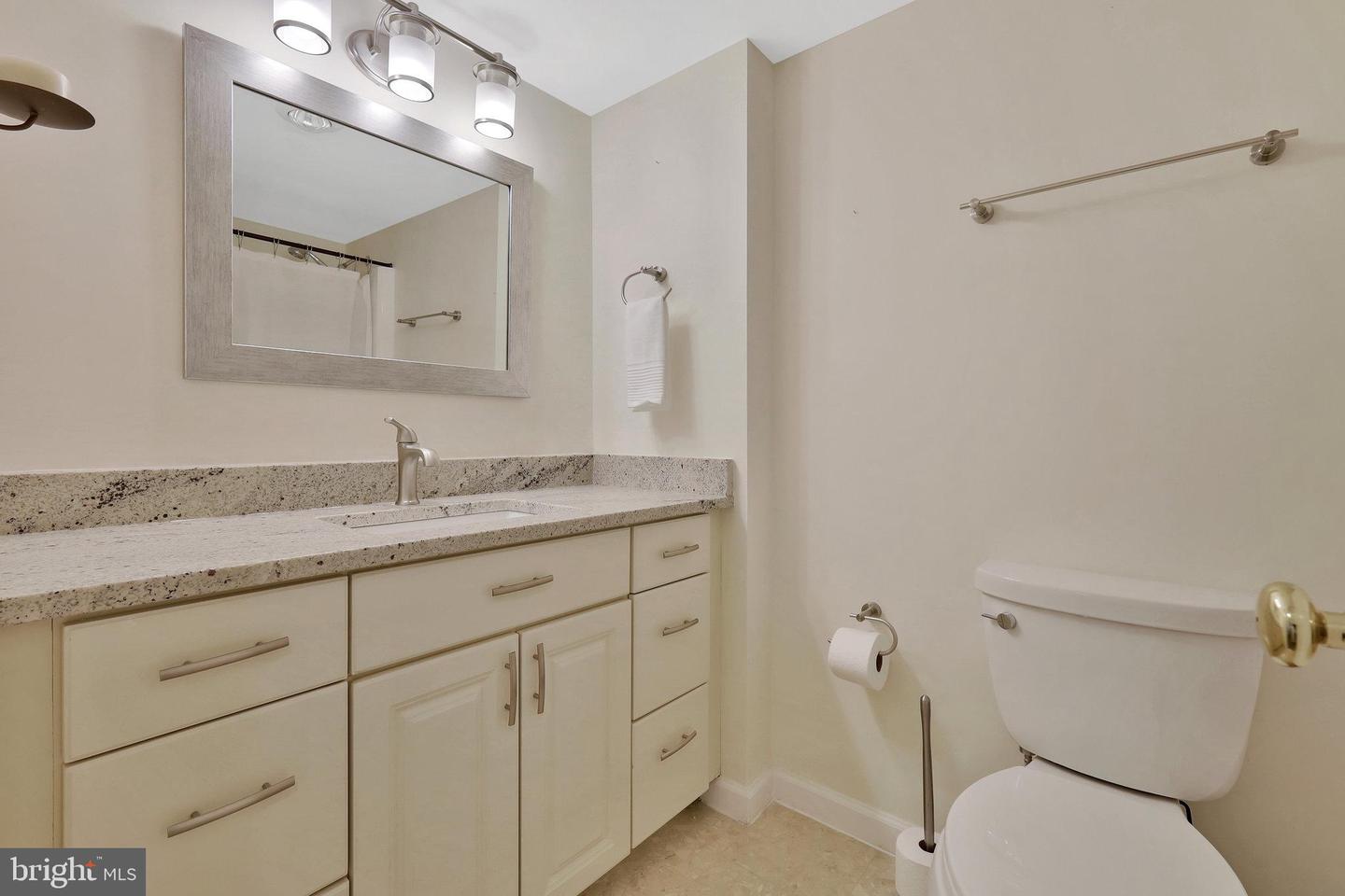 203 Yoakum Pkwy #1721