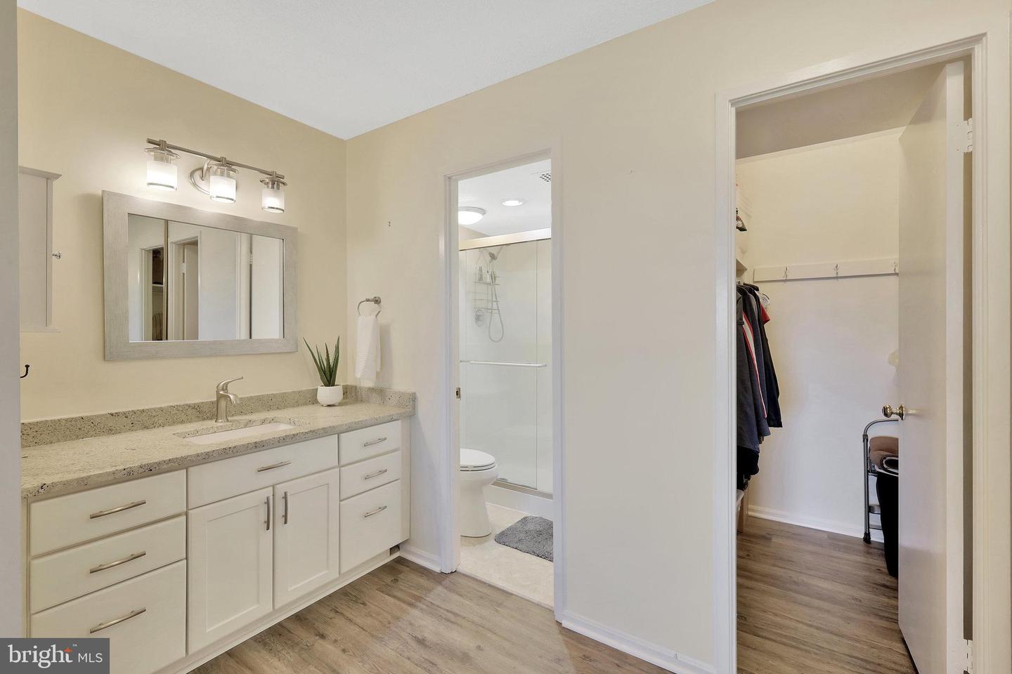 203 Yoakum Pkwy #1721
