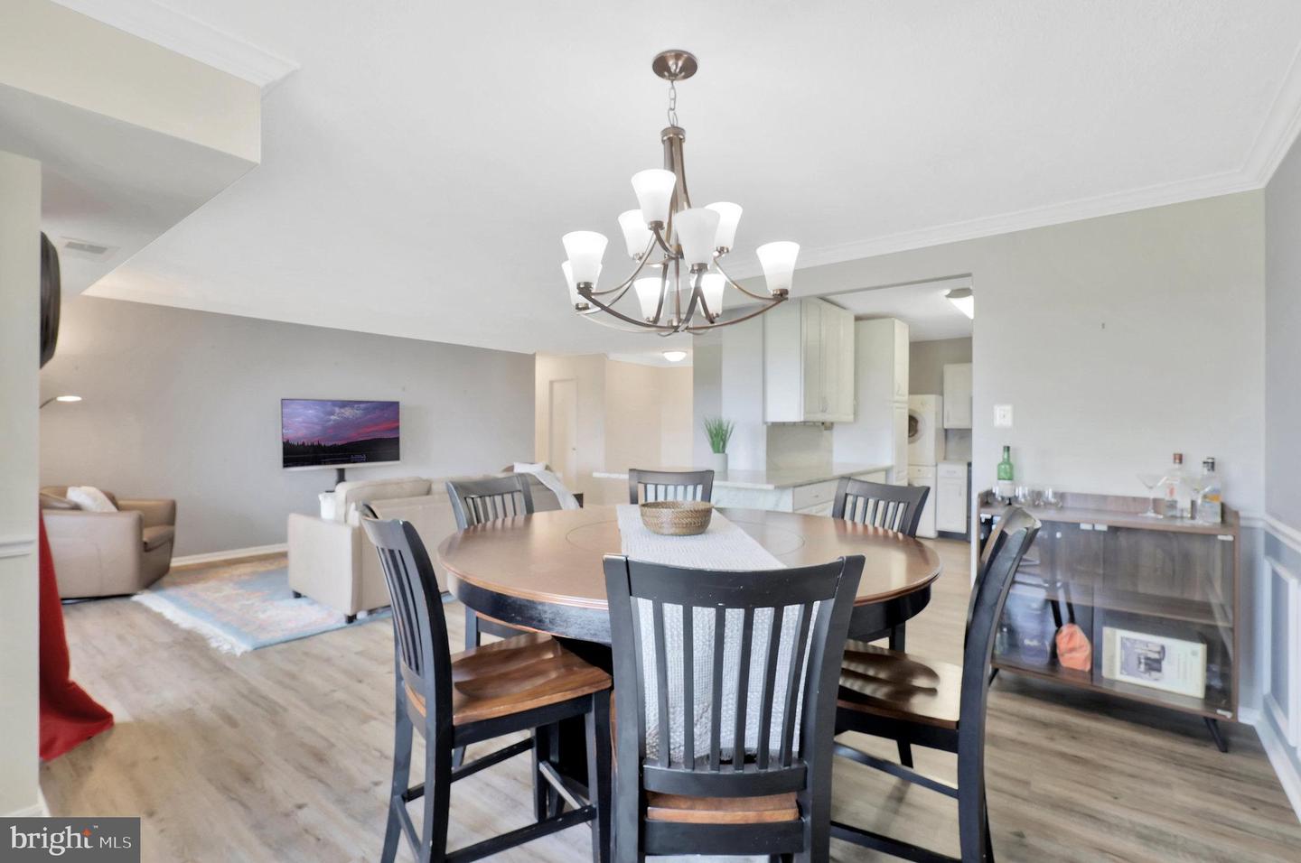 203 Yoakum Pkwy #1721