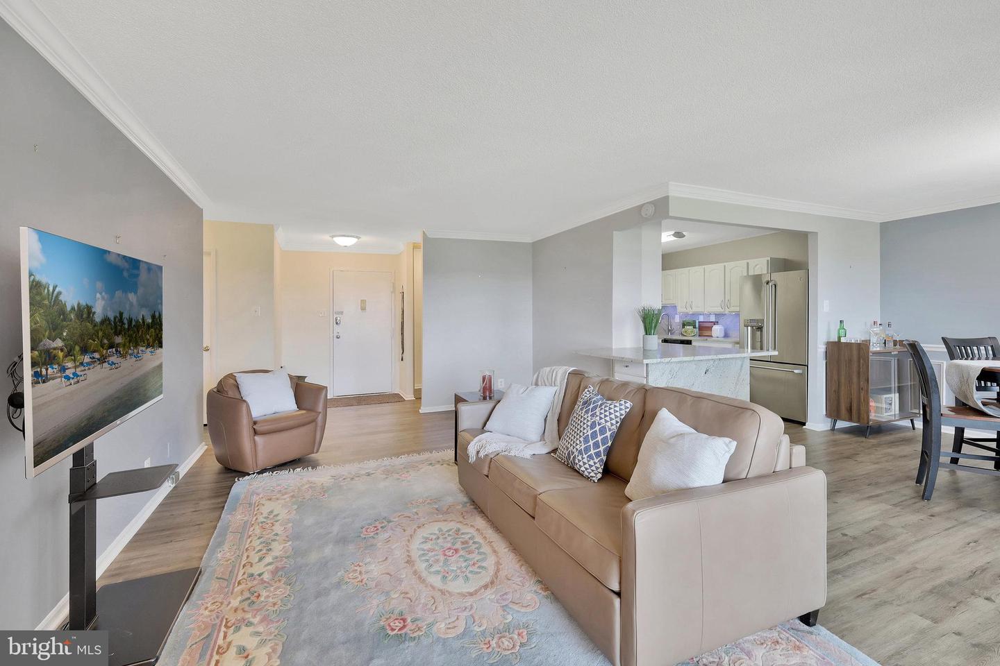 203 Yoakum Pkwy #1721