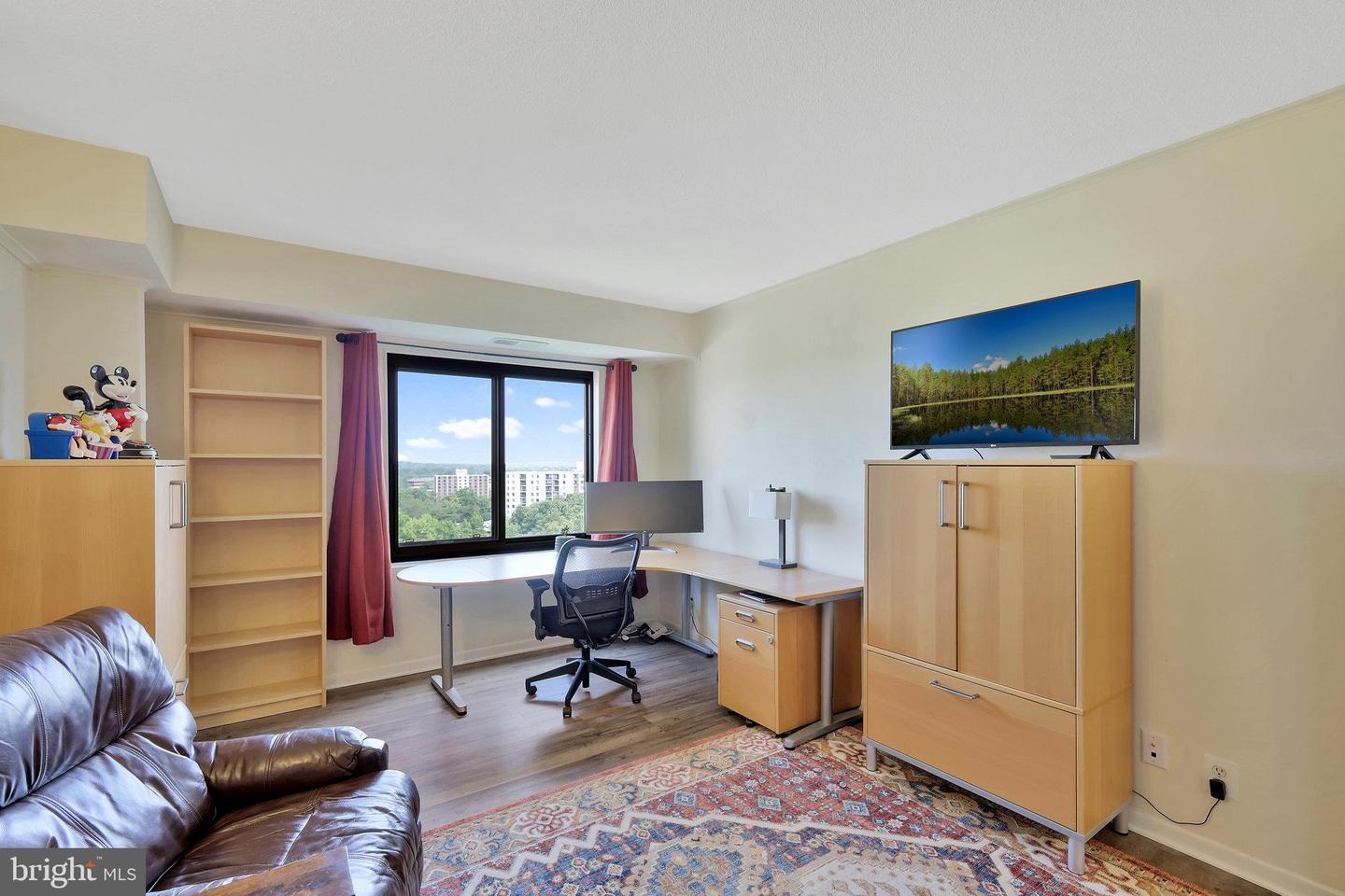 203 Yoakum Pkwy #1721