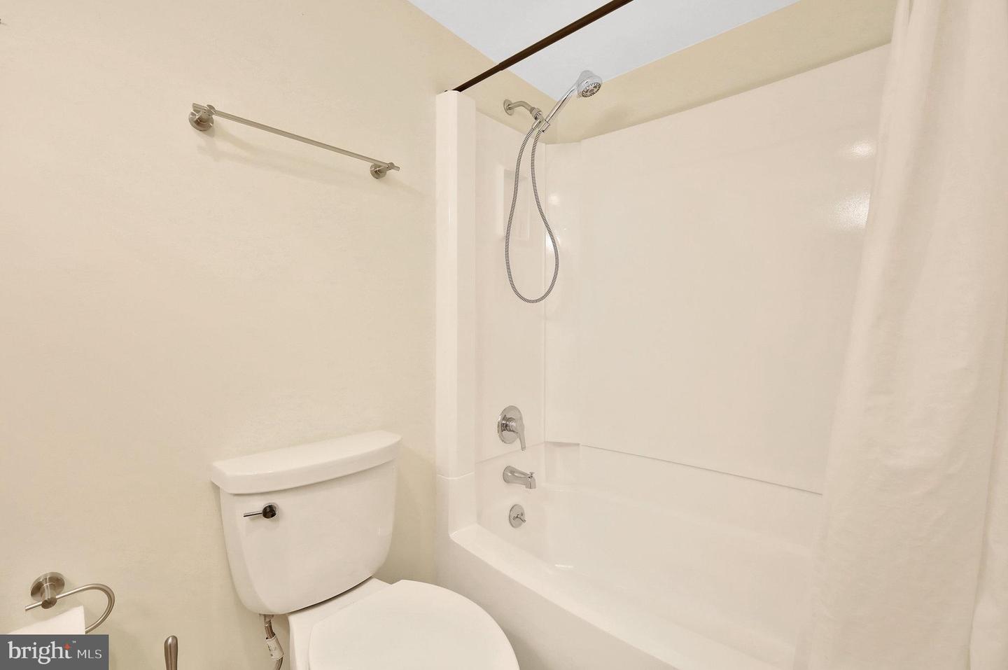 203 Yoakum Pkwy #1721