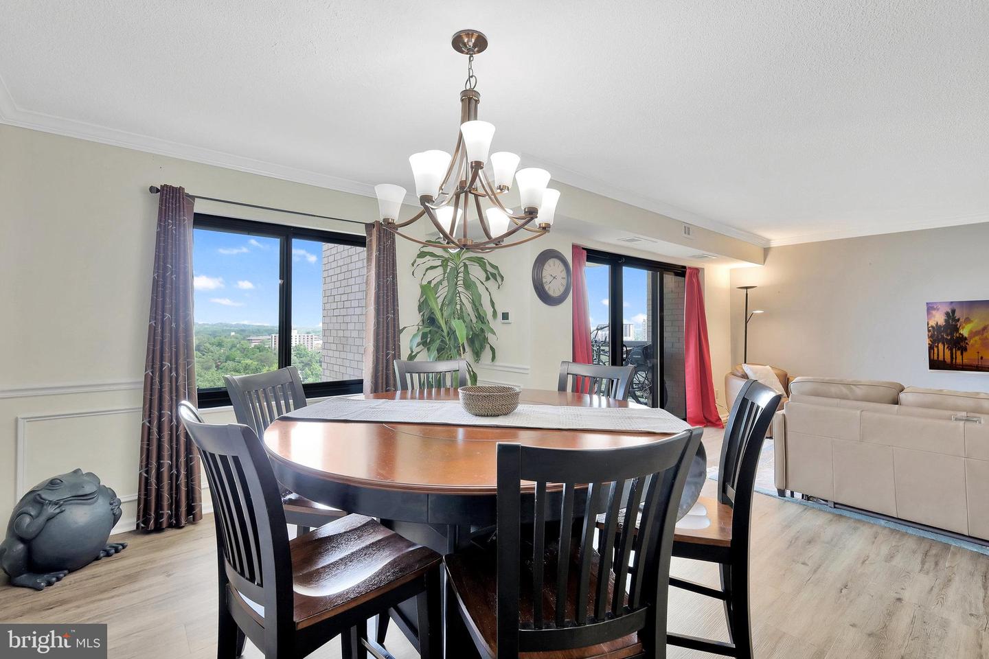203 Yoakum Pkwy #1721