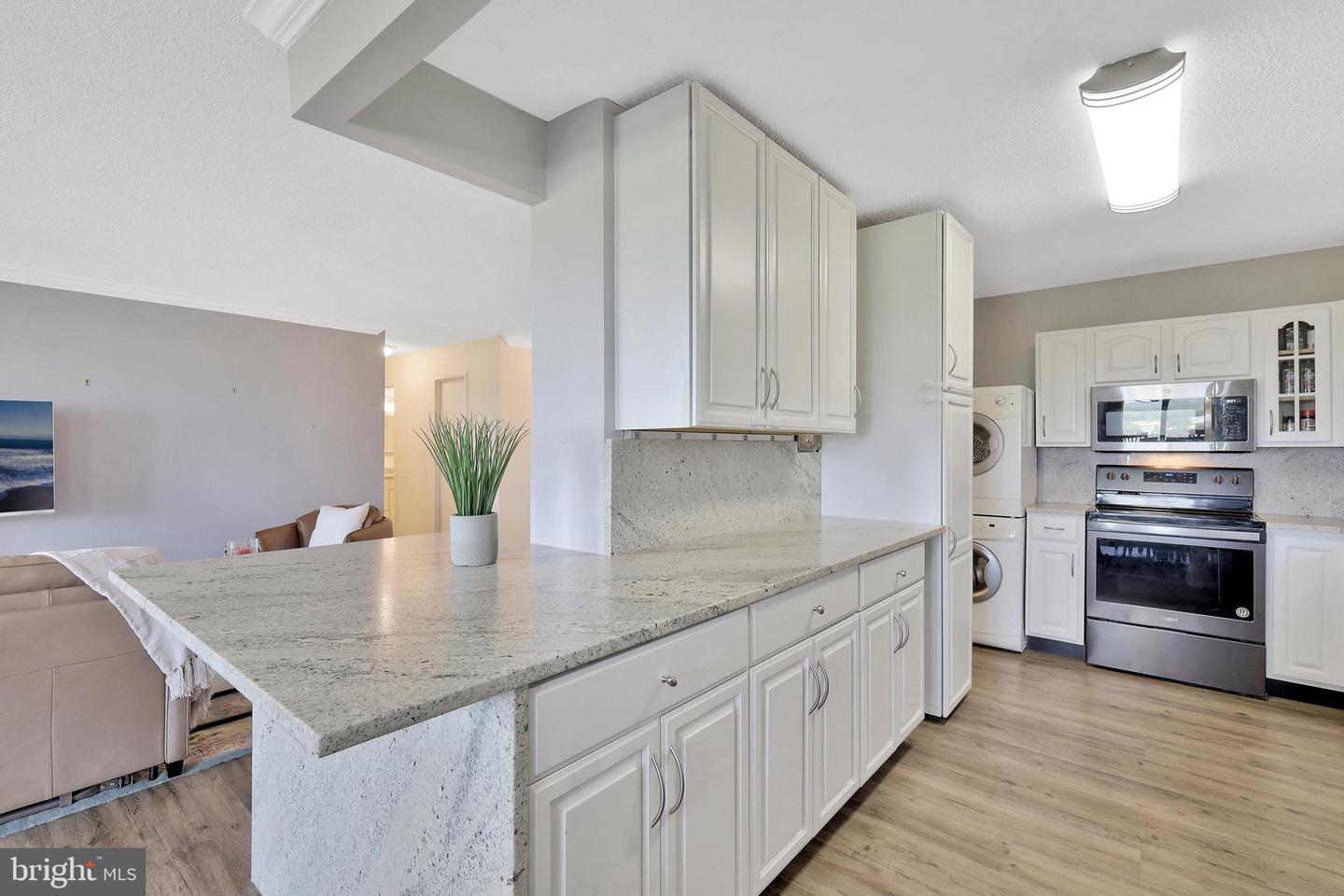 203 Yoakum Pkwy #1721