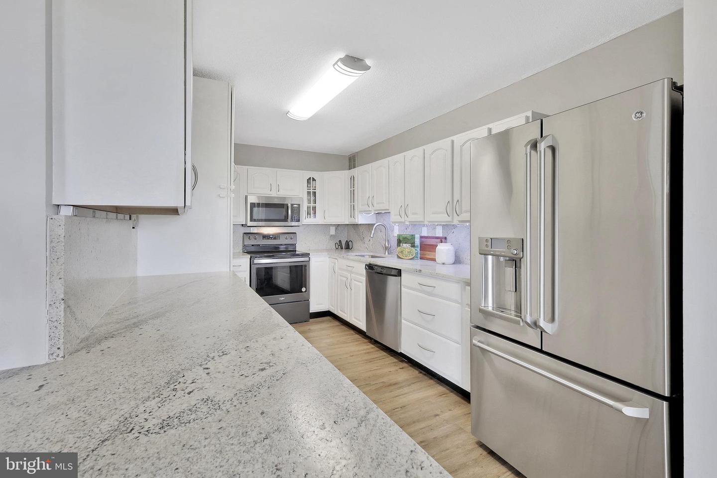 203 Yoakum Pkwy #1721
