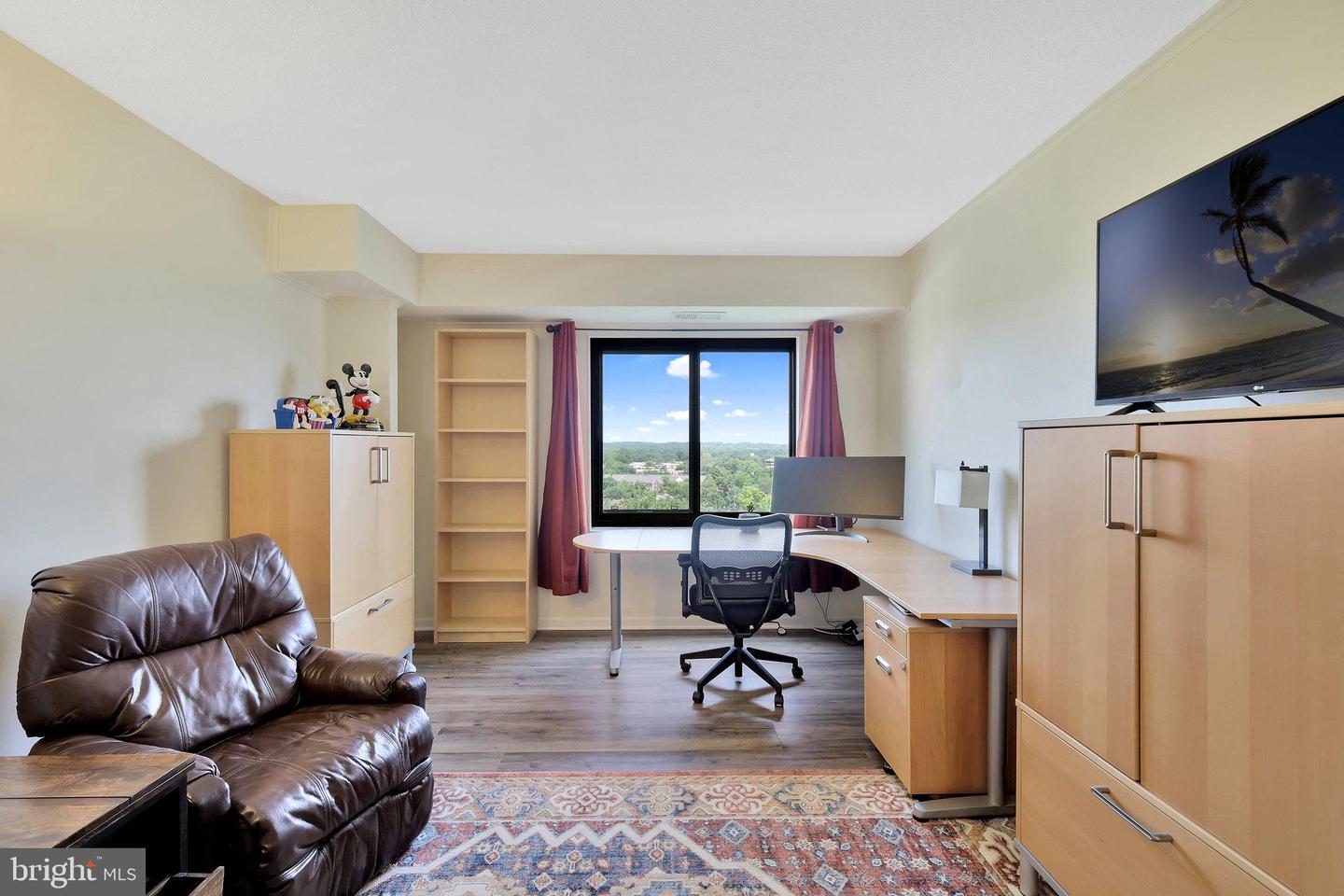 203 Yoakum Pkwy #1721