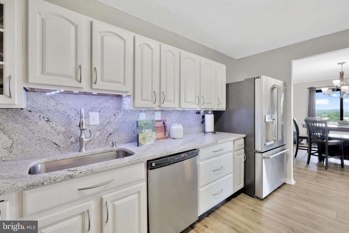 203 Yoakum Pkwy #1721