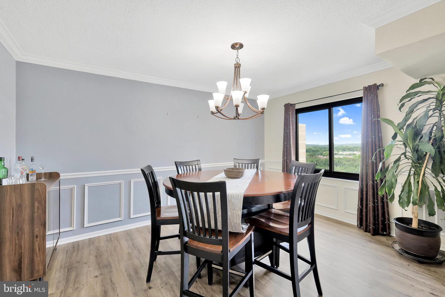 203 Yoakum Pkwy #1721
