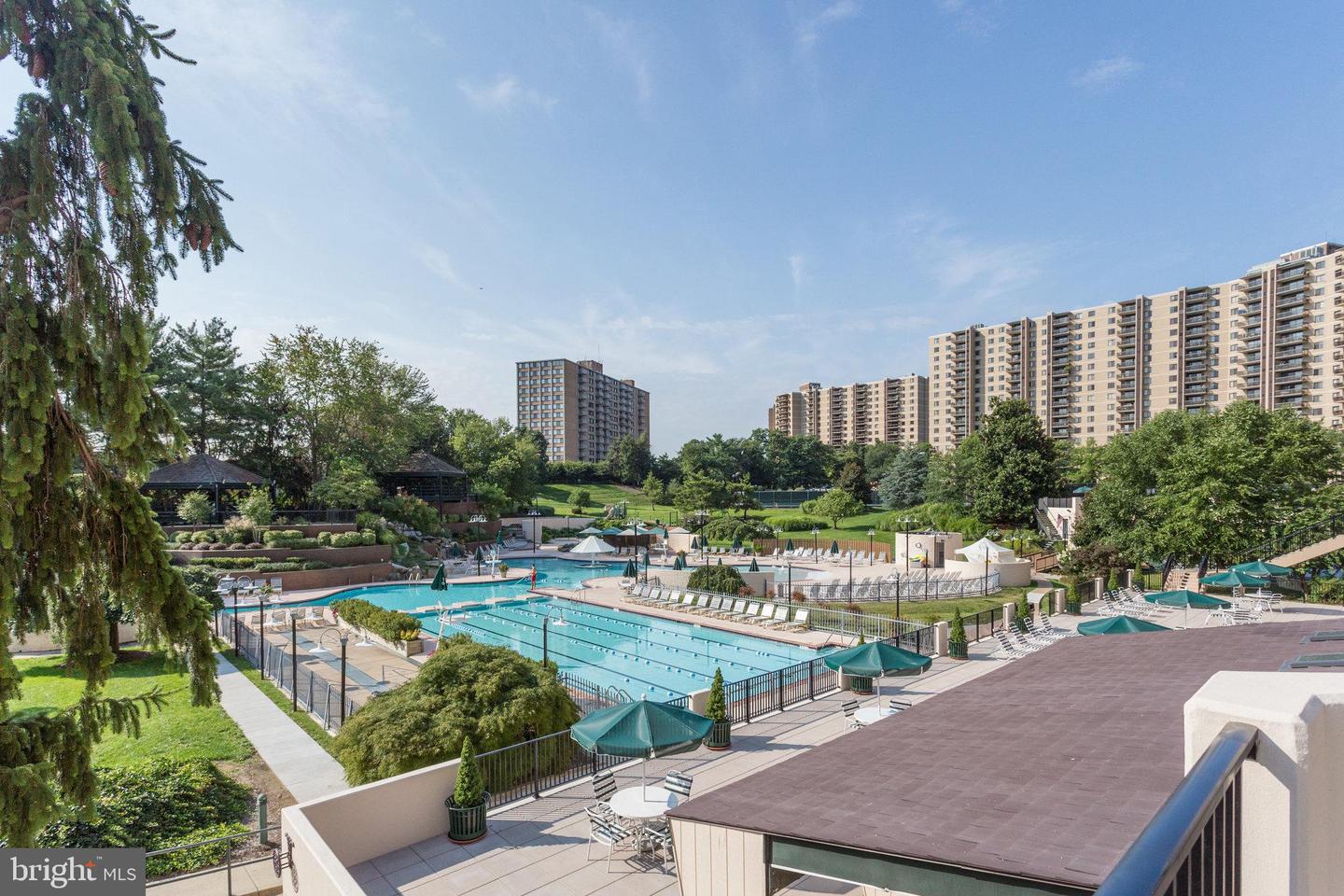 203 Yoakum Pkwy #1721