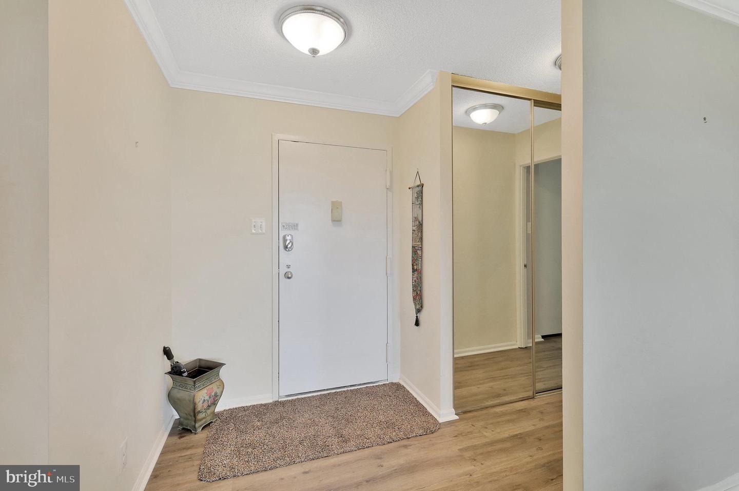 203 Yoakum Pkwy #1721