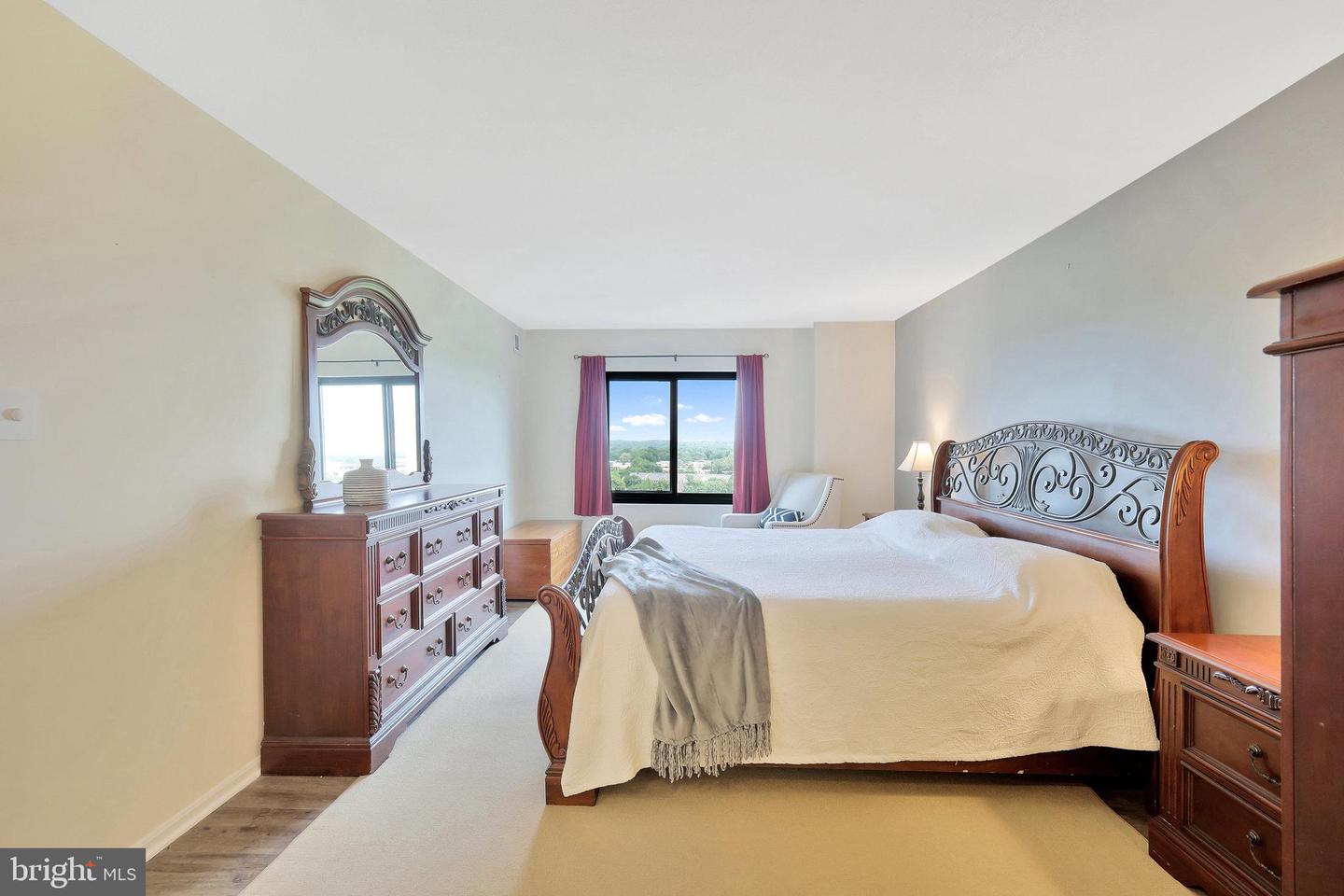 203 Yoakum Pkwy #1721
