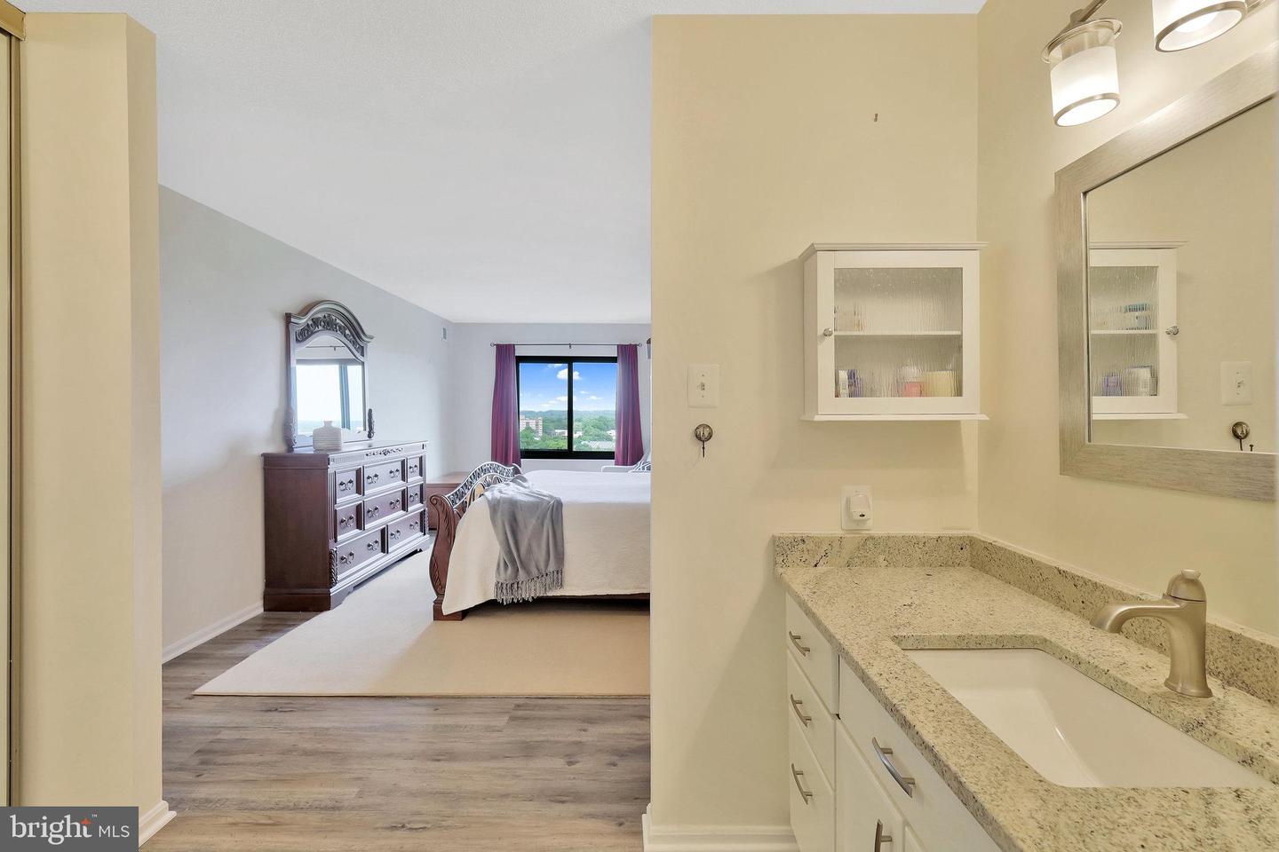 203 Yoakum Pkwy #1721