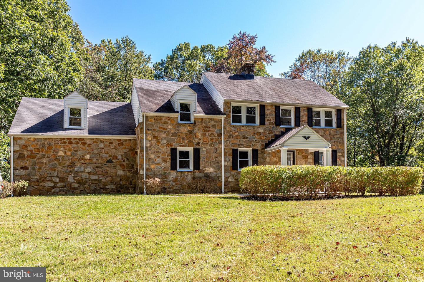 6087 Dumfries Rd