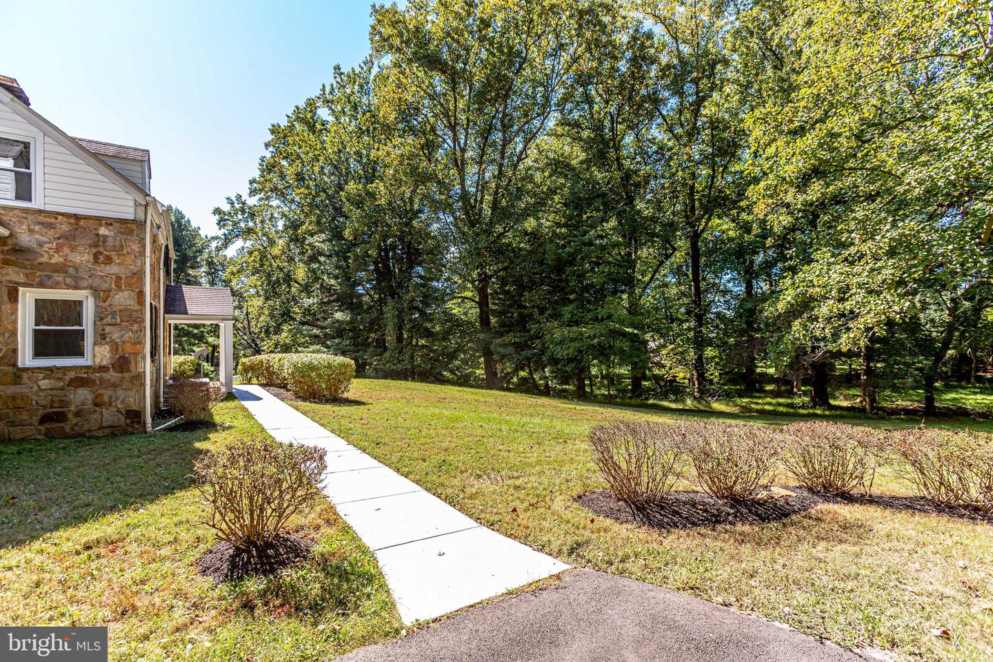 6087 Dumfries Rd