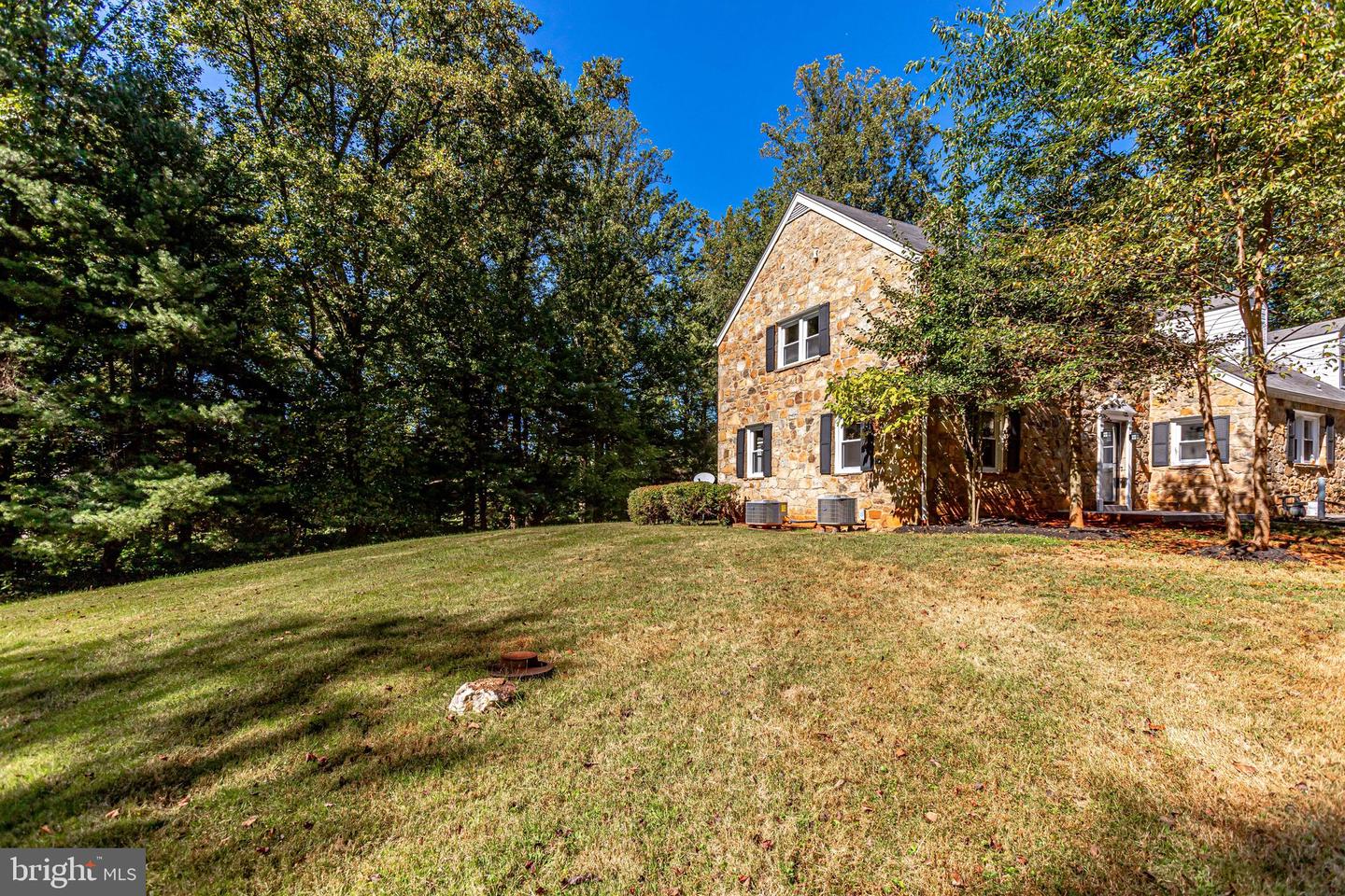 6087 Dumfries Rd