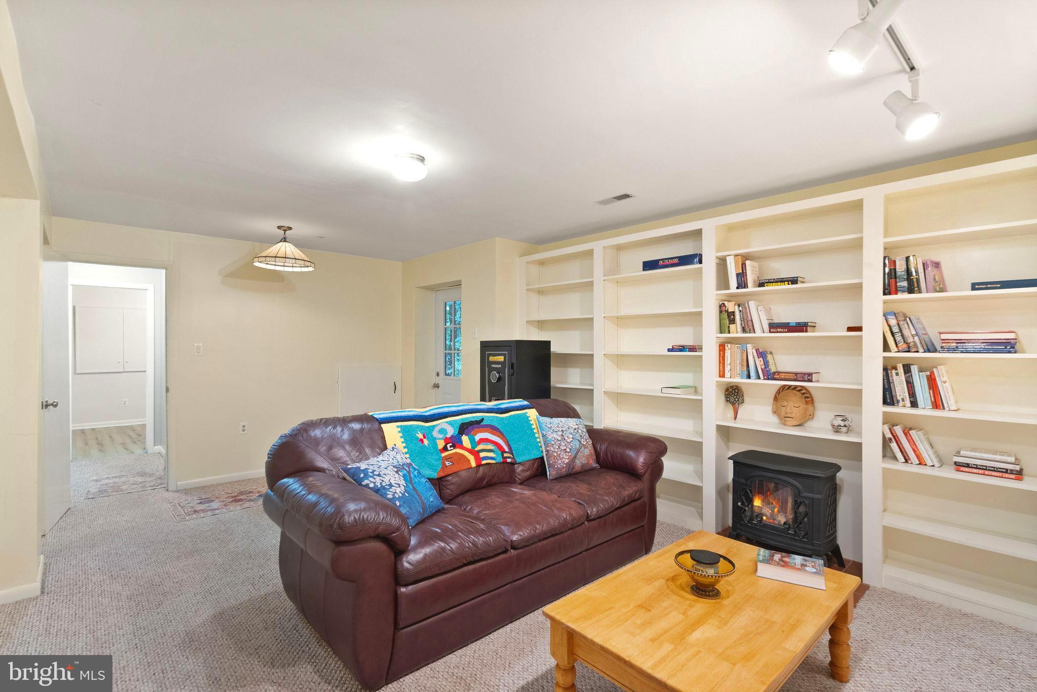 11082 Oakview Rd
