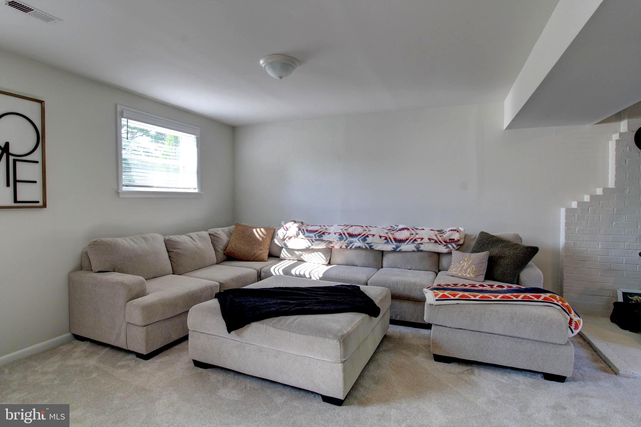 7207 Marr Dr