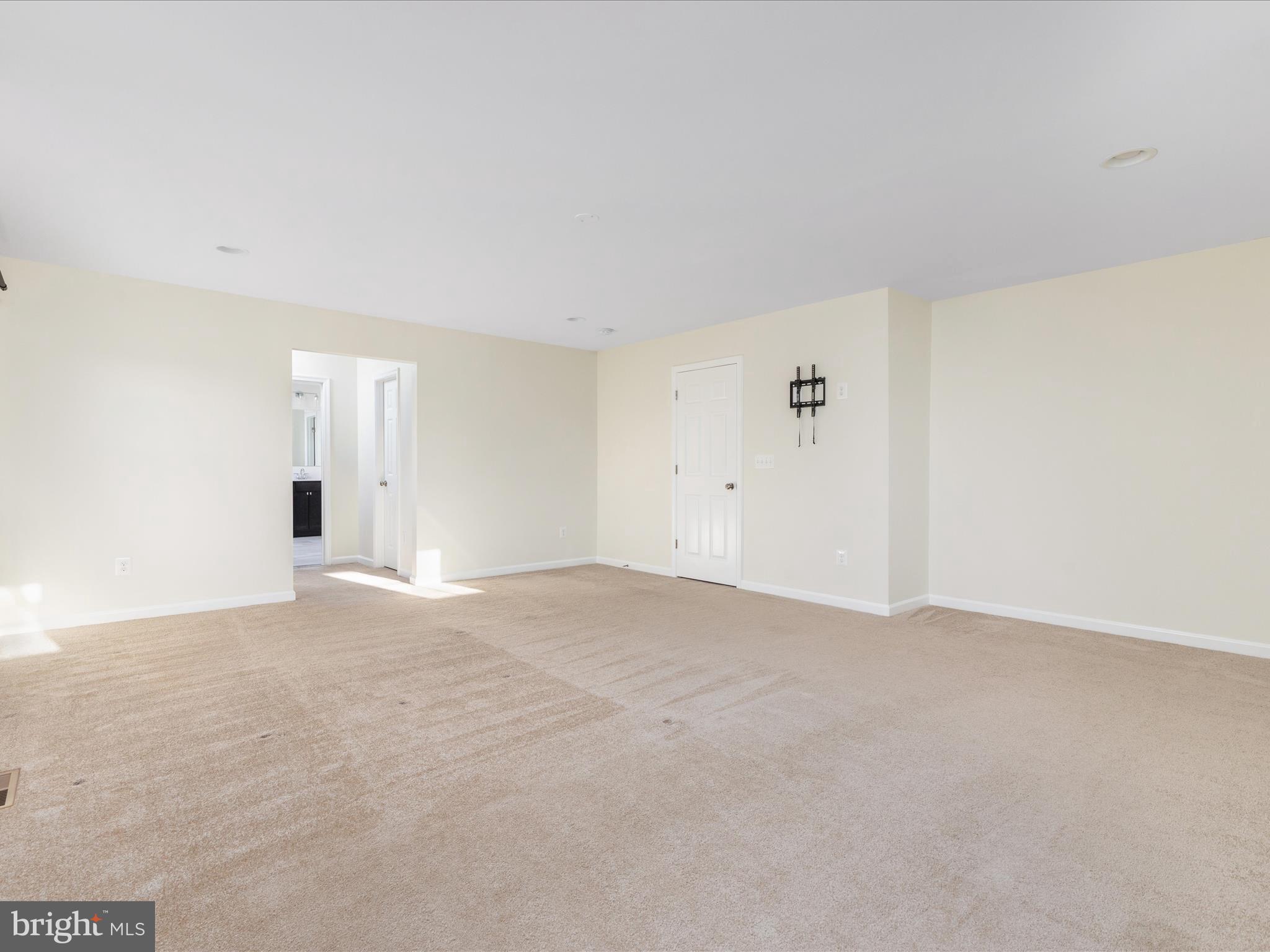 138 JEWEL BOX DRIVE
