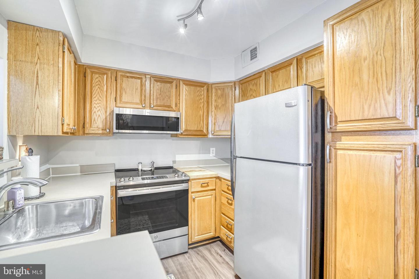 2224 Springwood Dr #Unit L