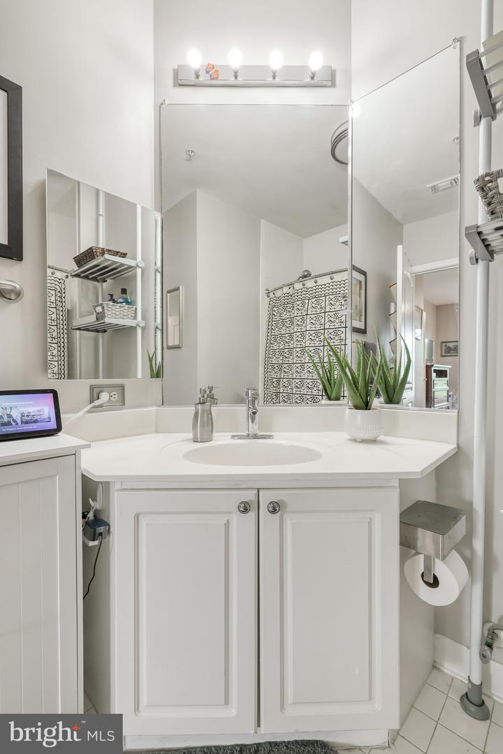 12913 Alton Sq #405