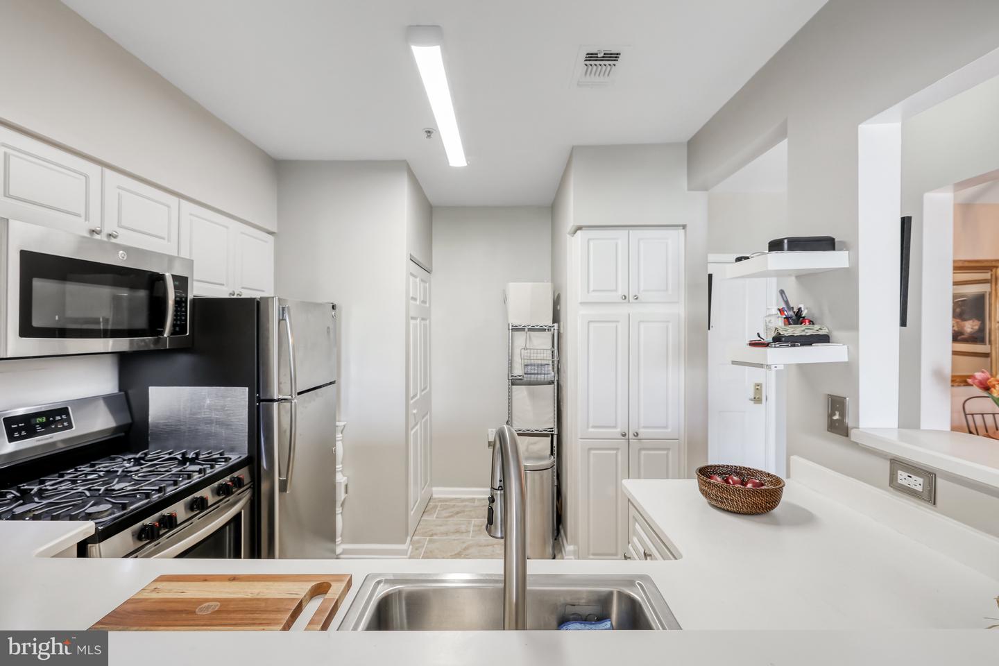 12913 Alton Sq #405
