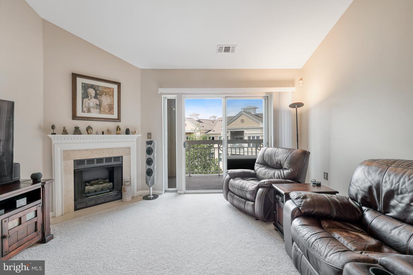 12913 Alton Sq #405