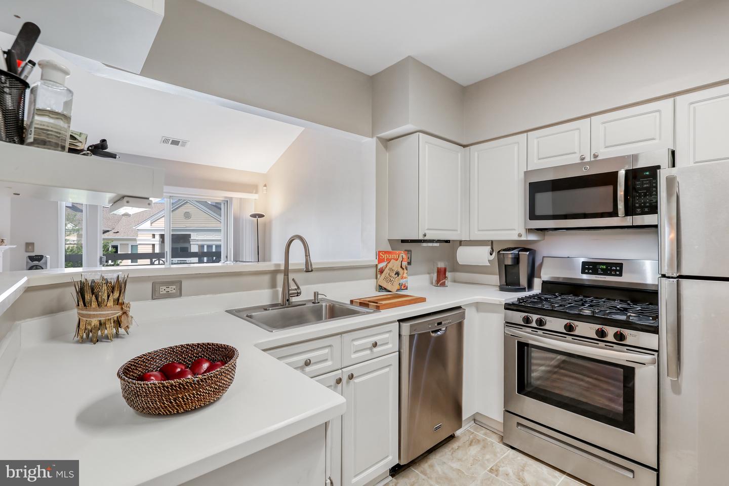 12913 Alton Sq #405
