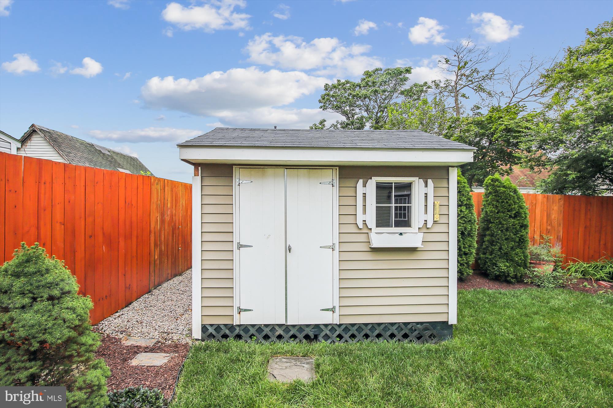6106 Bangor Dr