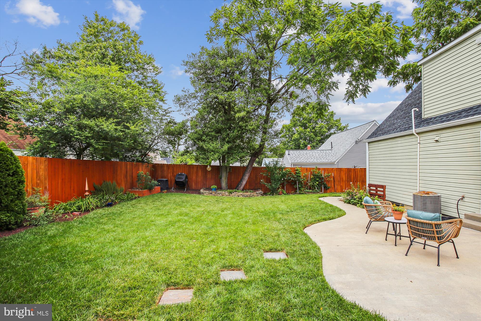6106 Bangor Dr