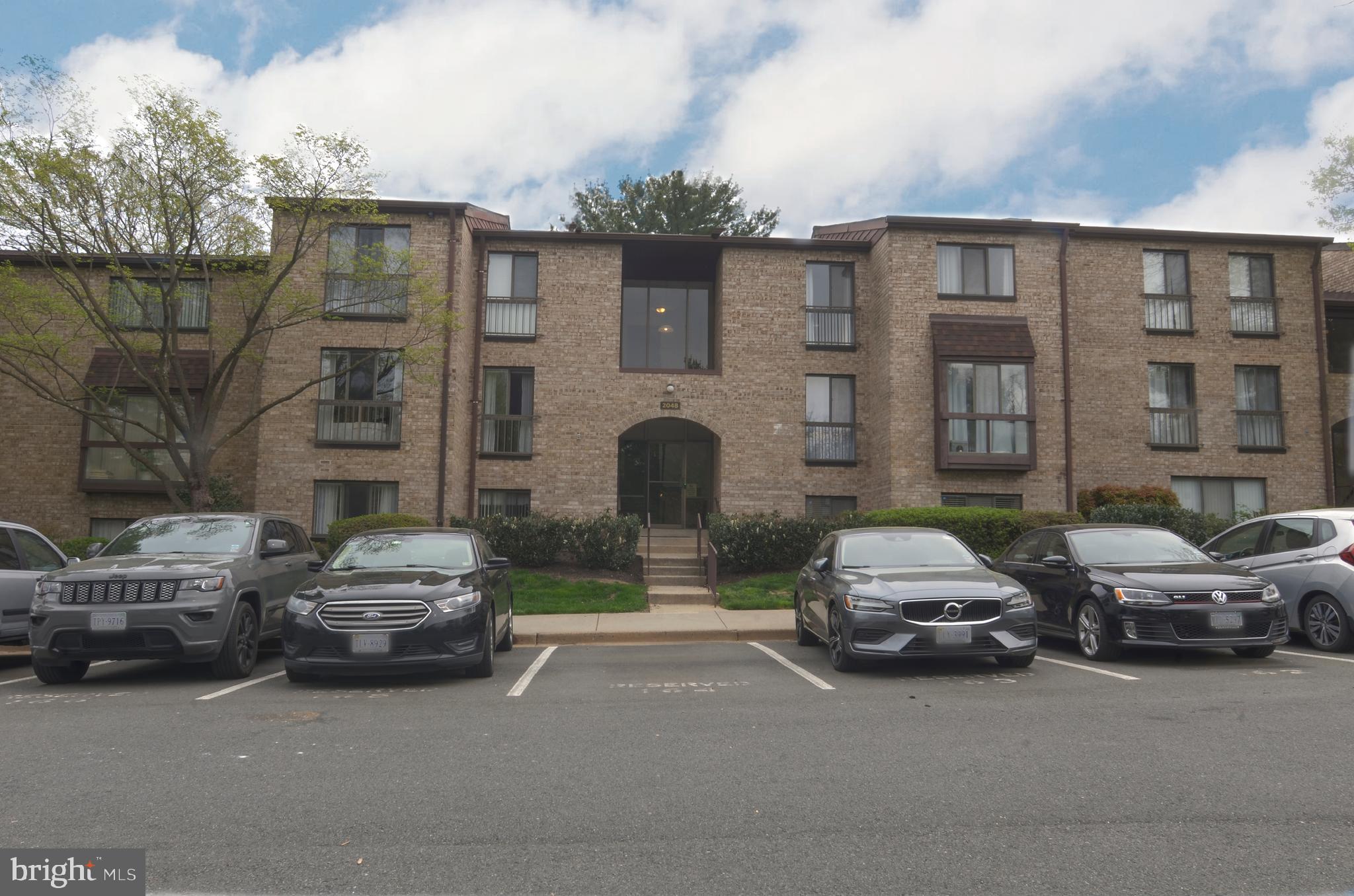2048 Royal Fern Ct #11b