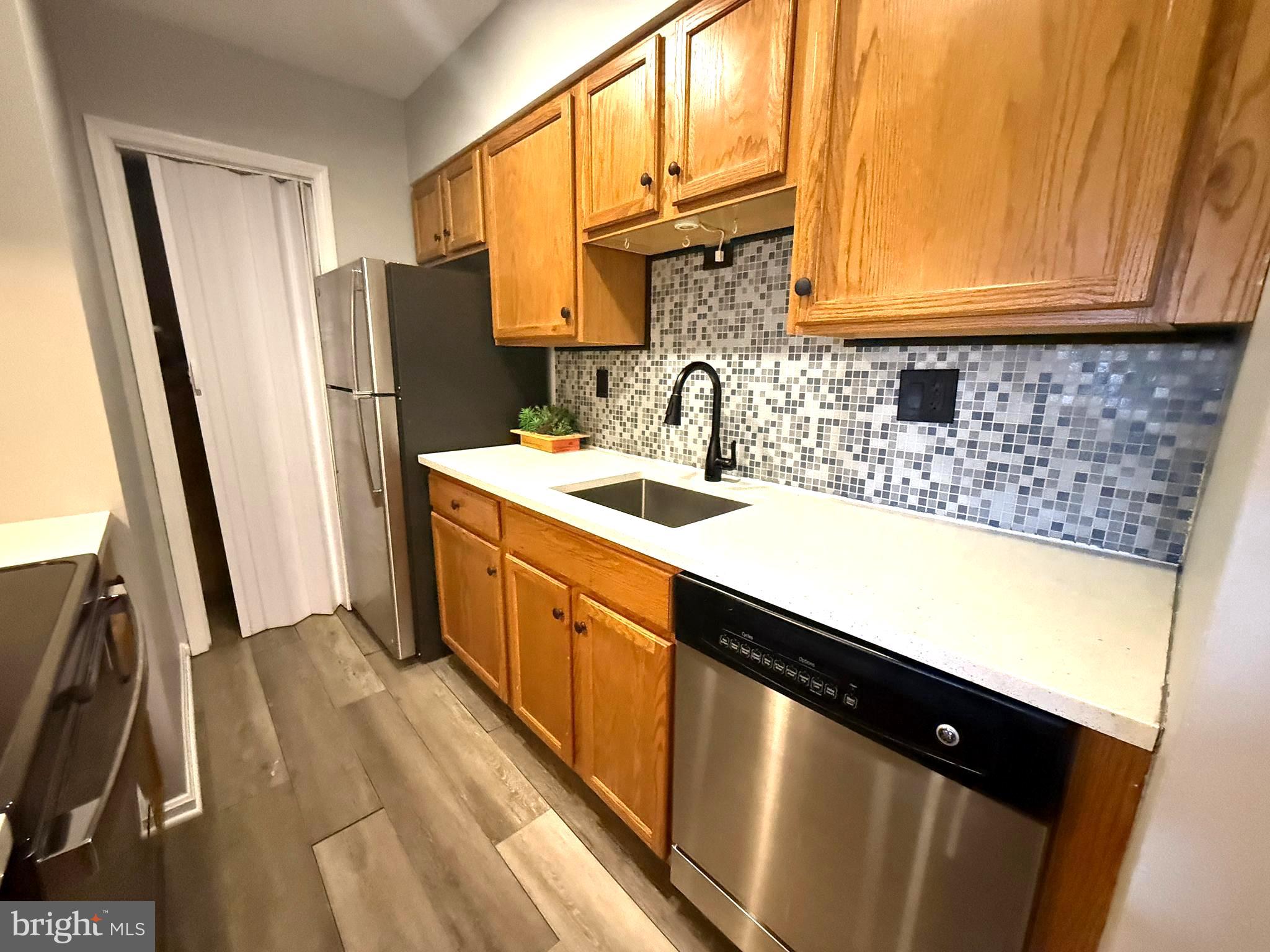 5900-E Surrey Hill Pl #693
