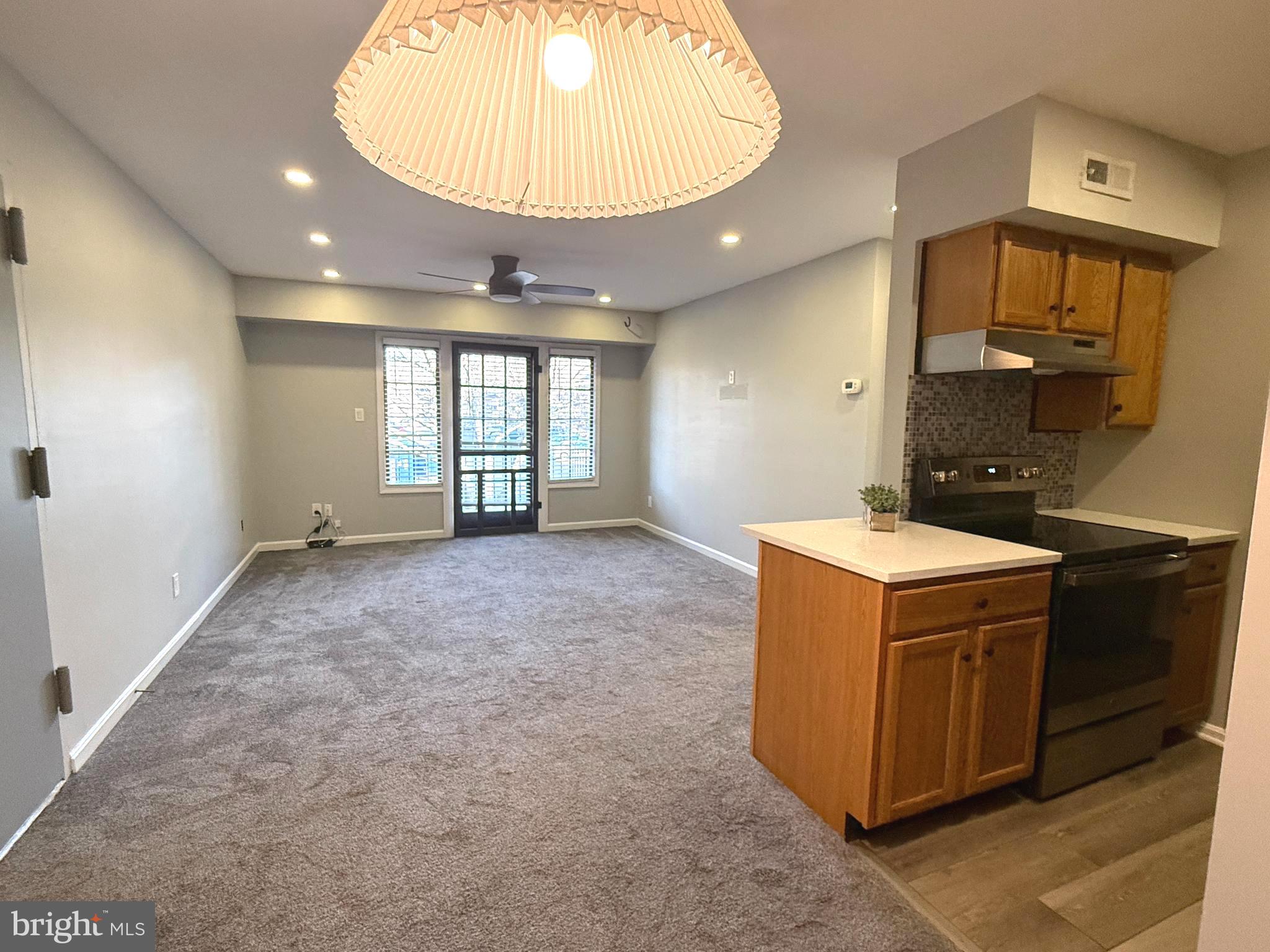 5900-E Surrey Hill Pl #693