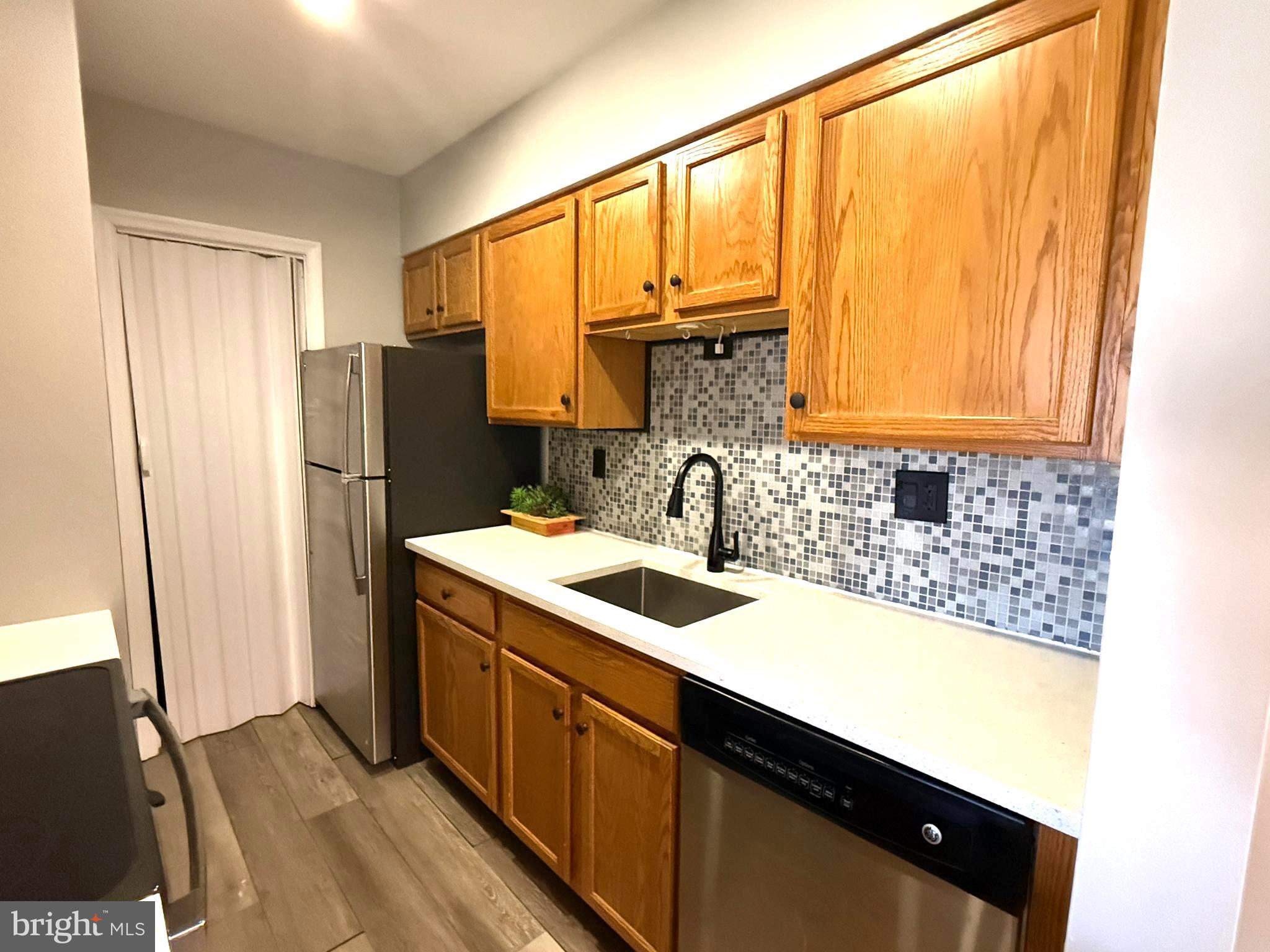 5900-E Surrey Hill Pl #693