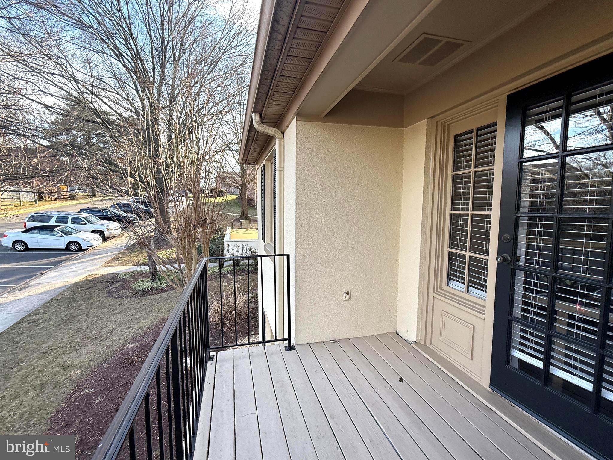 5900-E Surrey Hill Pl #693