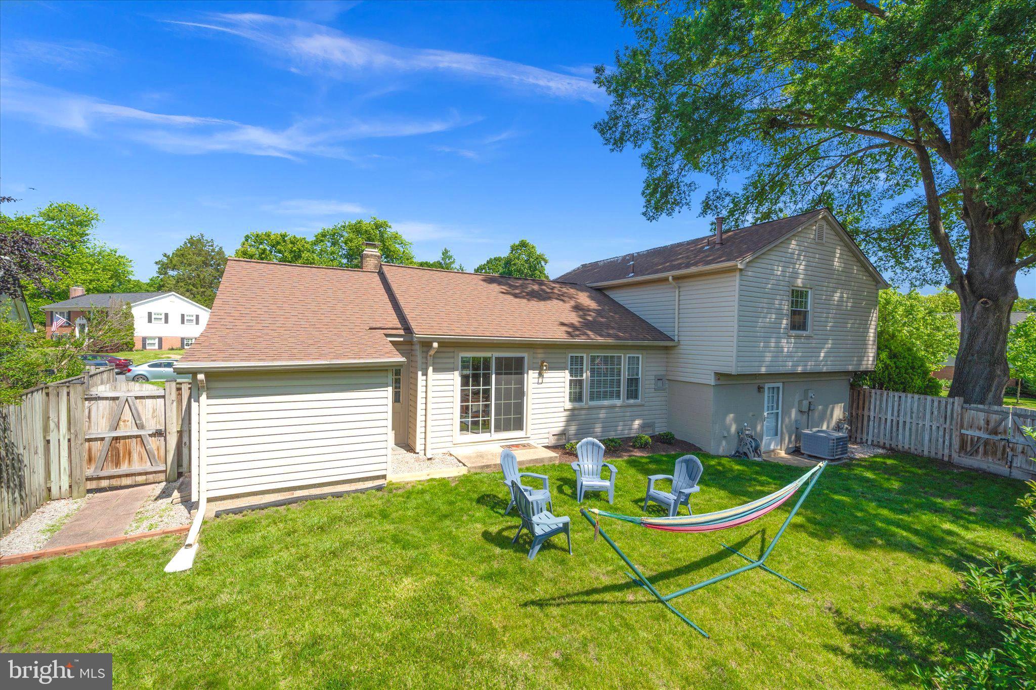 7829 Welch Ct