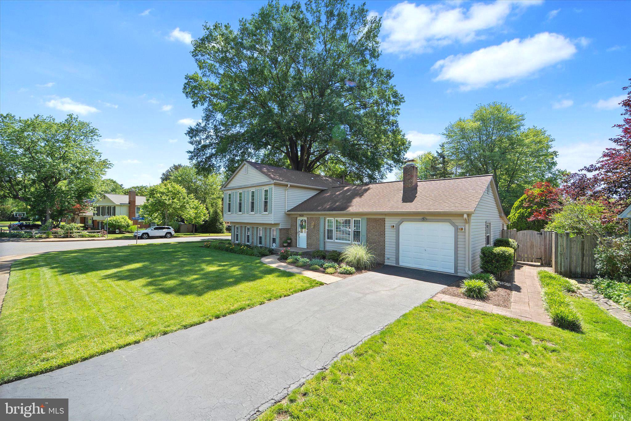 7829 Welch Ct
