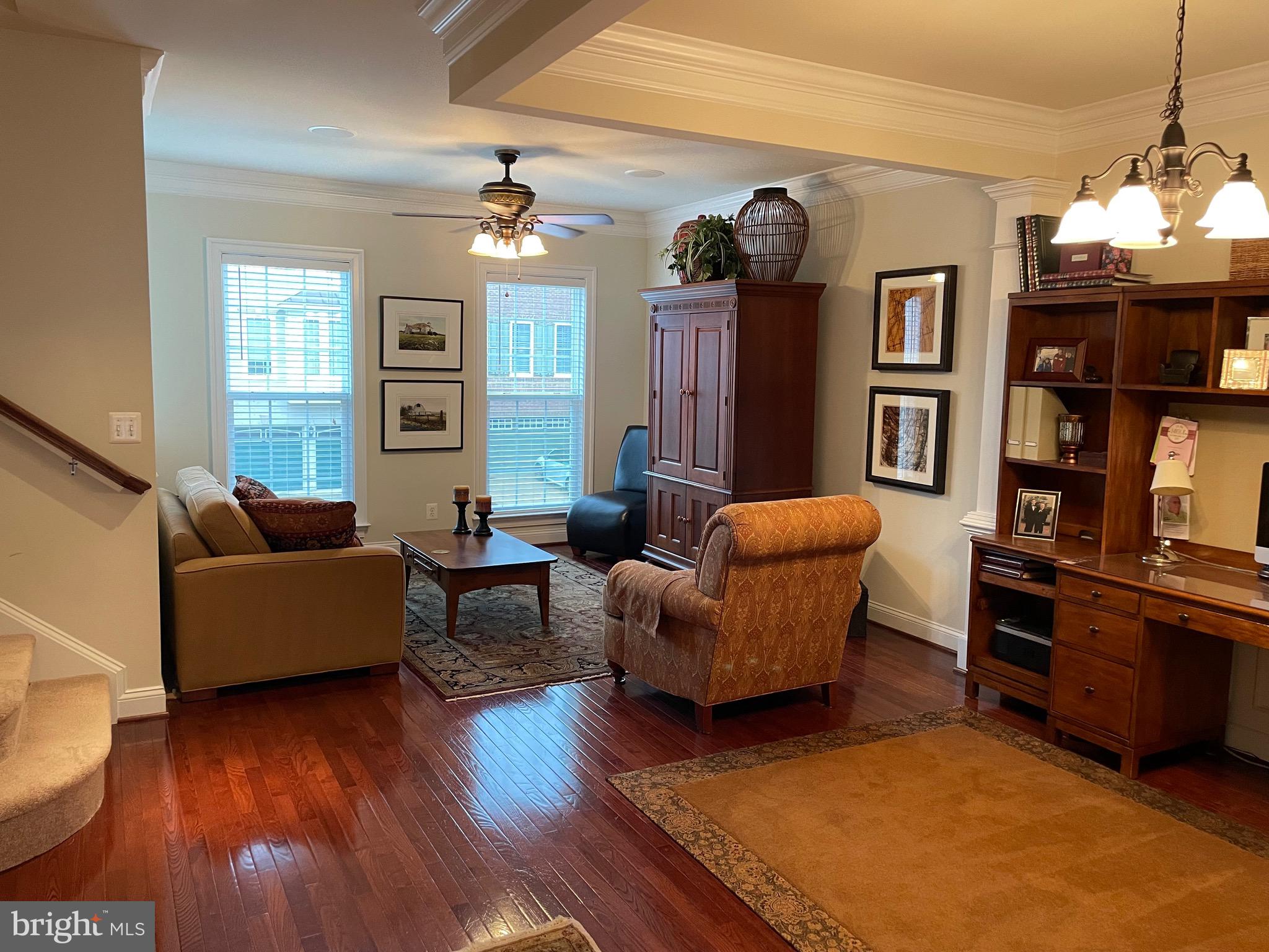 527 Glade Fern Ter SE