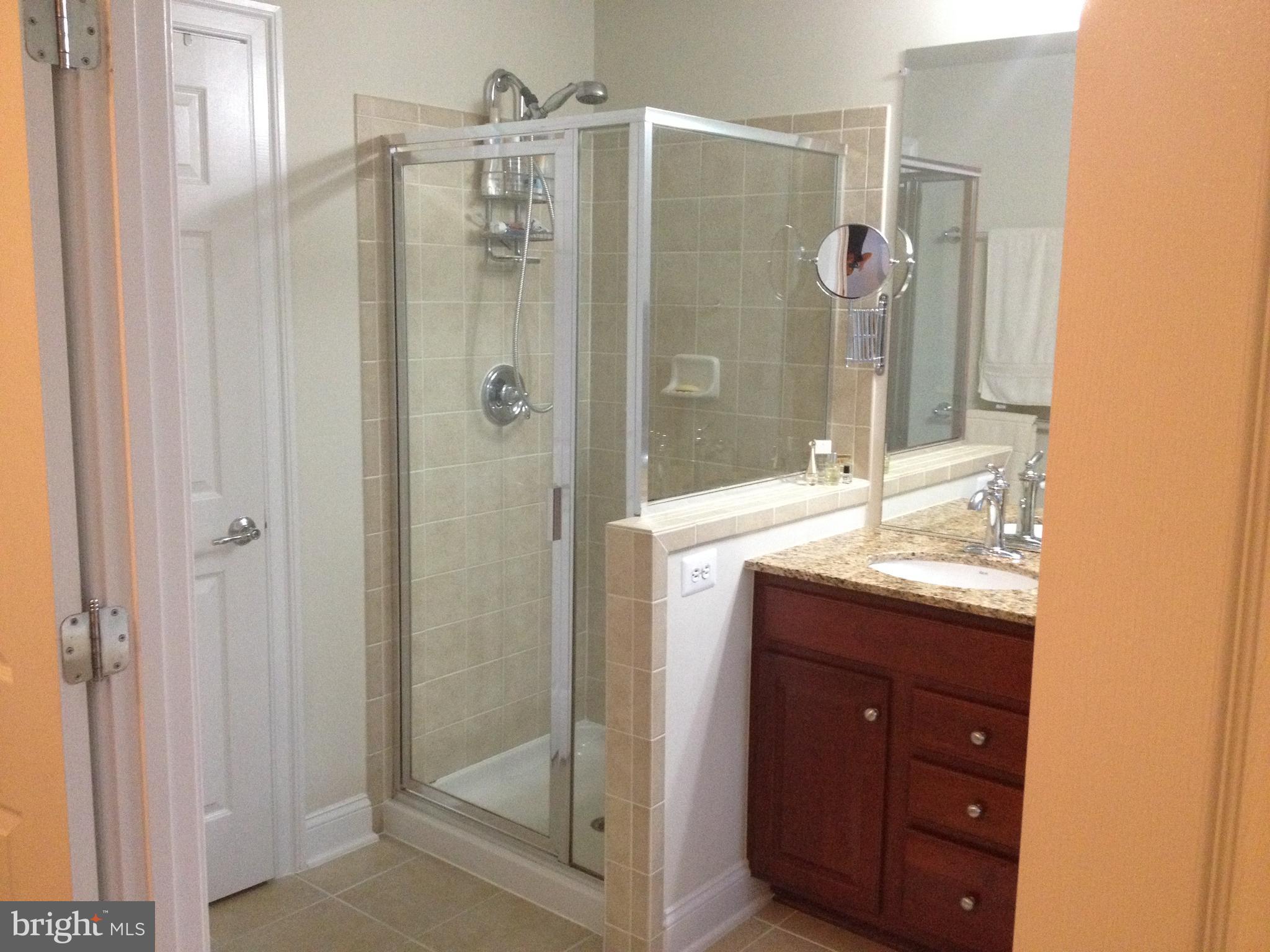 527 Glade Fern Ter SE