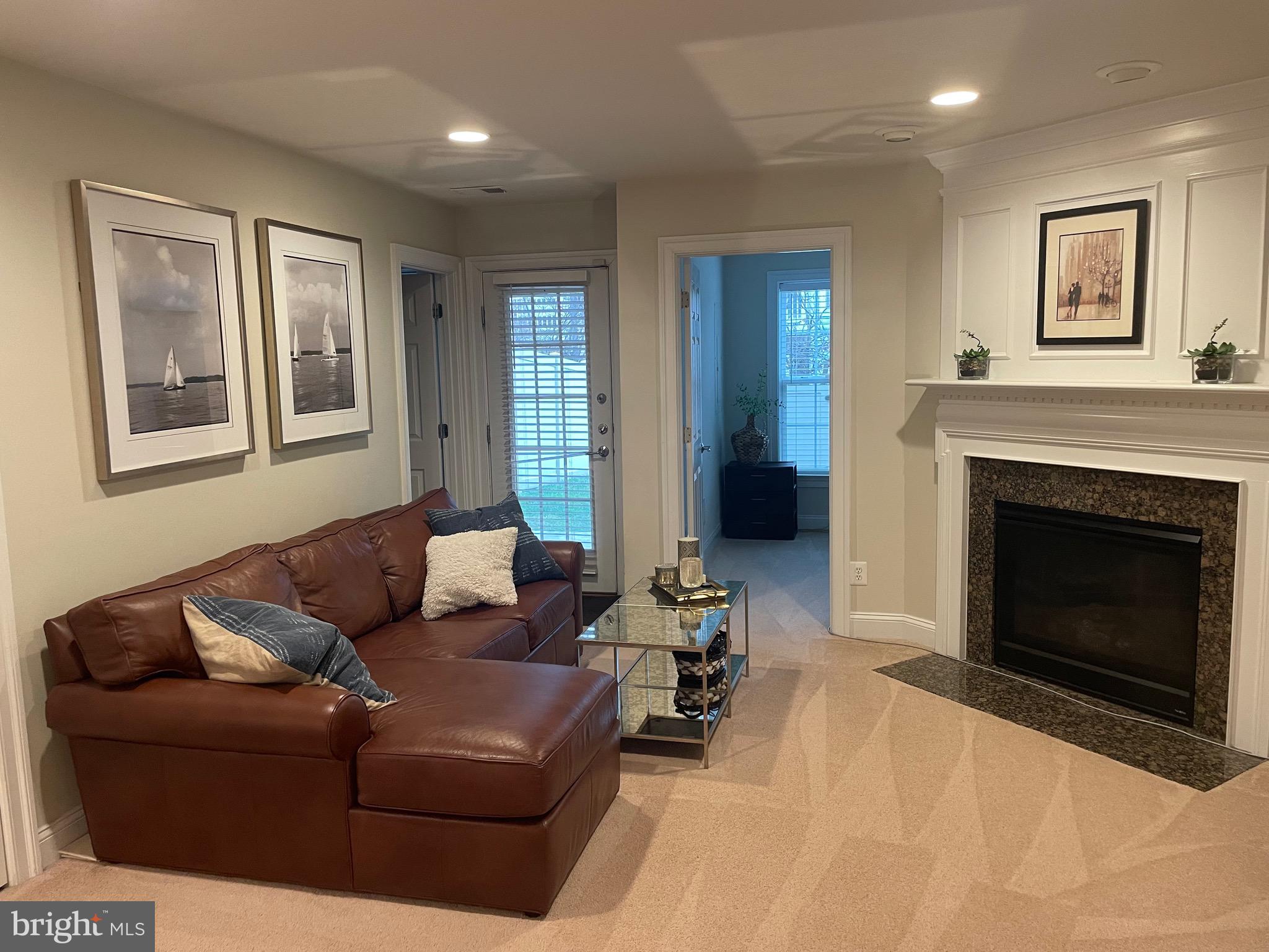 527 Glade Fern Ter SE
