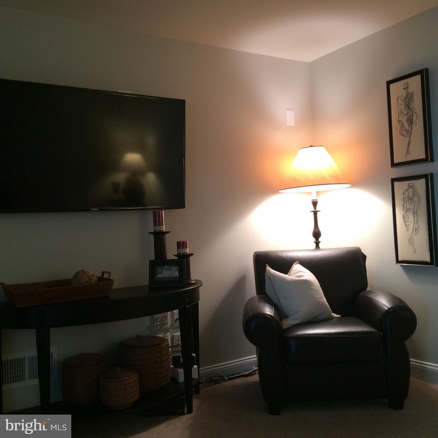 527 Glade Fern Ter SE